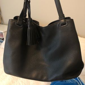 black tory burch shoulder bag